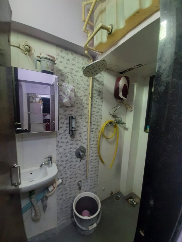 Bathroom, nanji-niwas 1 RK 350 Sq.Ft. Apartment In Borivali East Mumbai 8965686