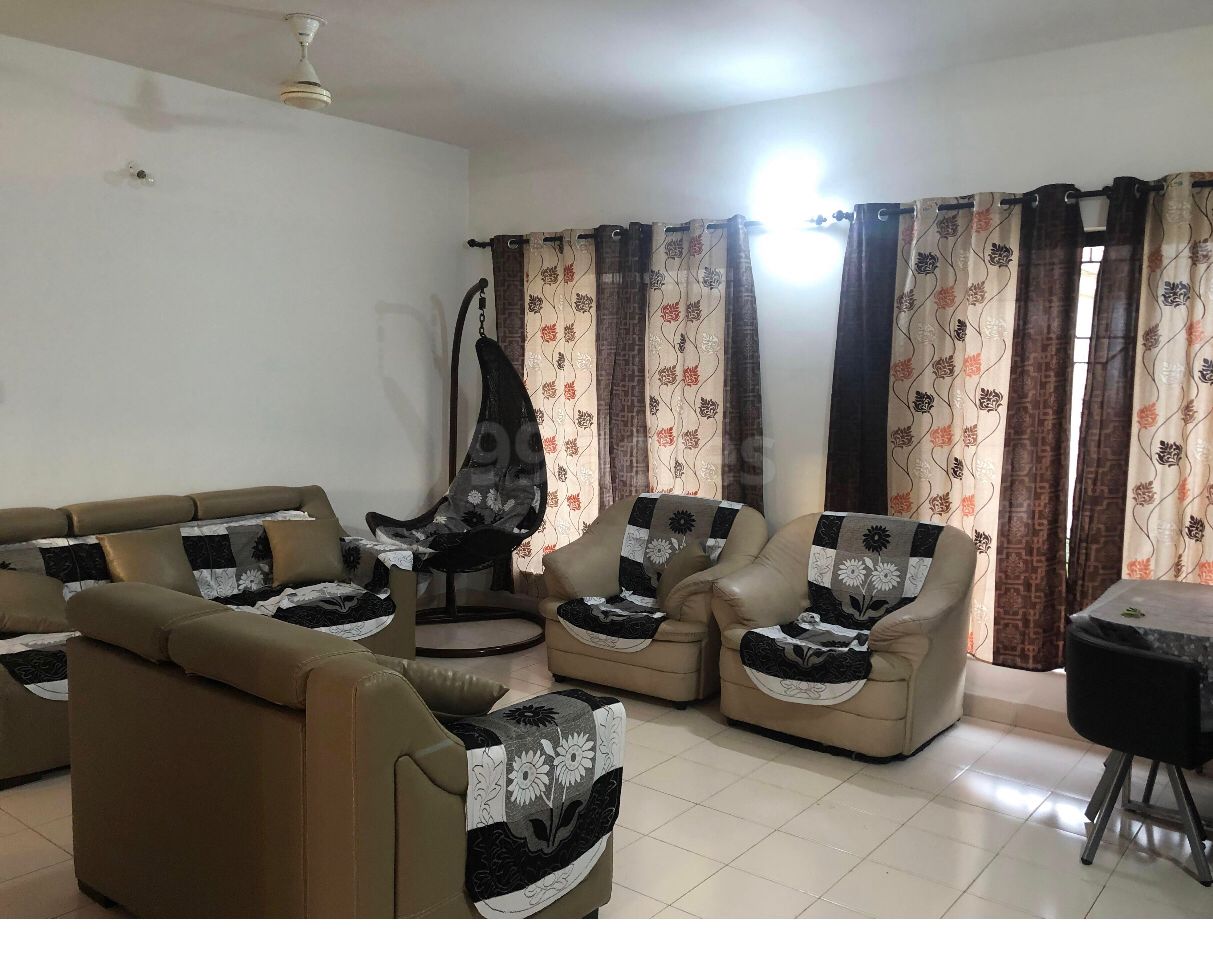 2 BHK Apartment For Rent in MontVert Arcade