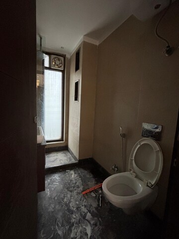Bathroom in 3 BHK Builder Floor at Veera Safdarjung Enclave, Safdarjung Enclave – for Rent