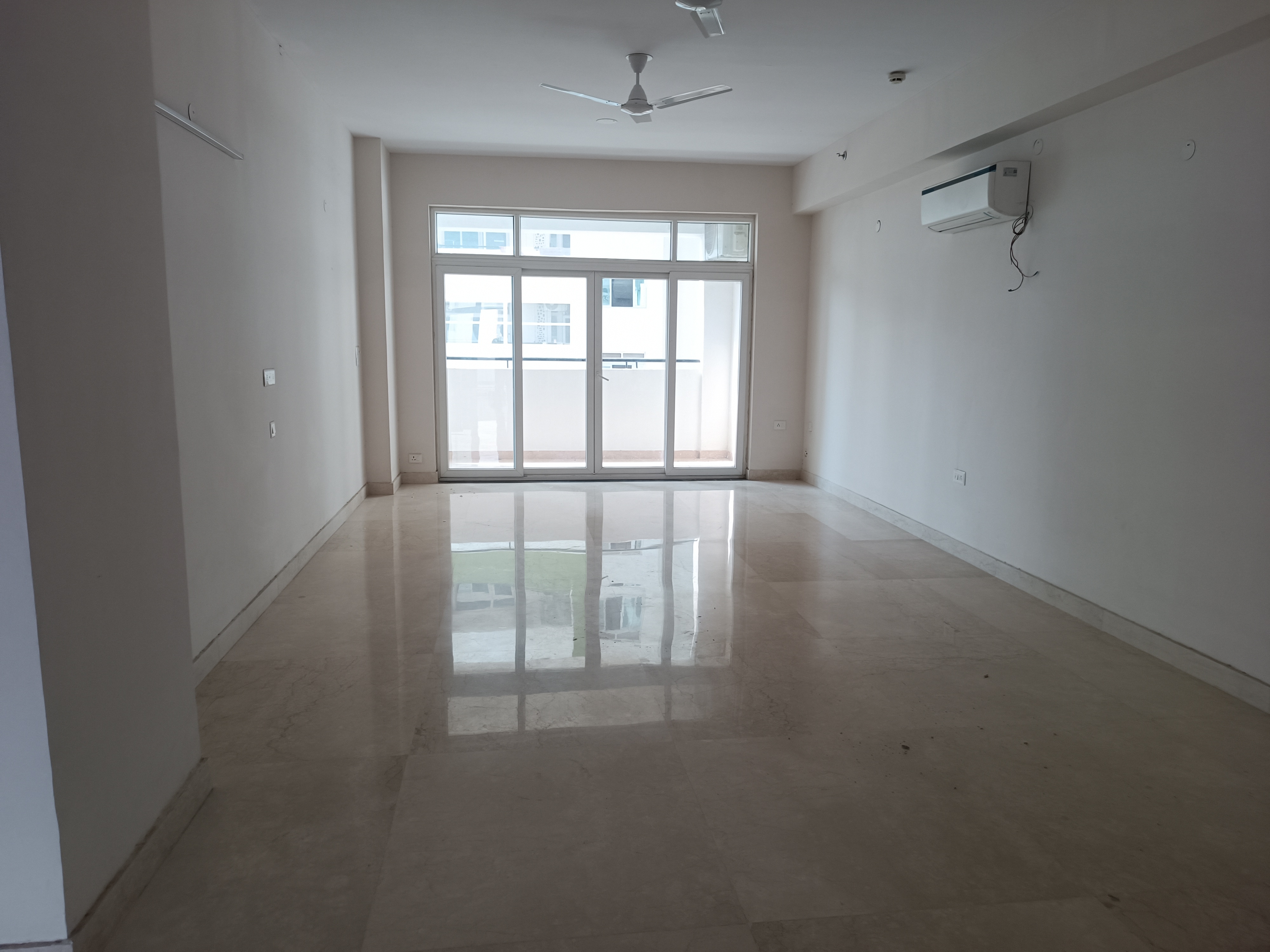3 BHK Apartment For Sale in Amrapali Crystal Homes