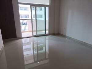 Room in 3 BHK Apartment at Amrapali Crystal Homes, Sector 76 – for Sale