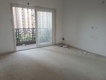 Room in 3 BHK Apartment at Amrapali Crystal Homes, Sector 76 – for Sale