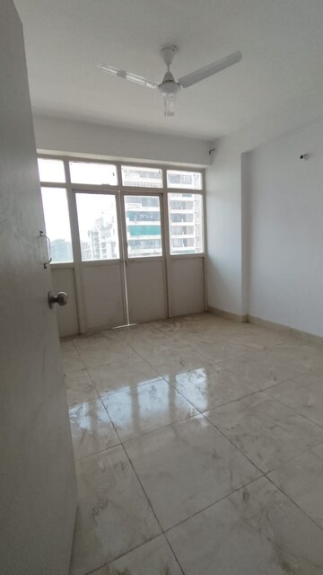 Room in 2 BHK Apartment at Sadbhawna Apartment, Sector 46 – for Rent
