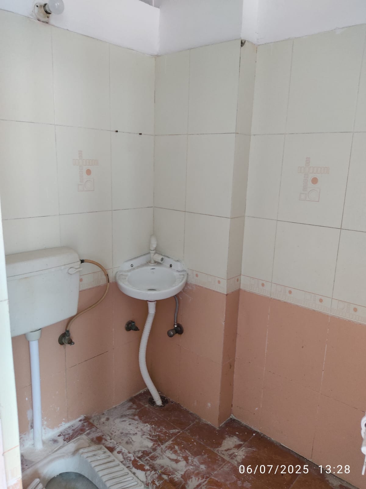 Bathroom, sadbhawna-apartment 2 Bedroom 1000 Sq.Ft. Apartment In Sector 46 Faridabad 8965773