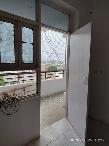 Room in 2 BHK Apartment at Sadbhawna Apartment, Sector 46 – for Rent