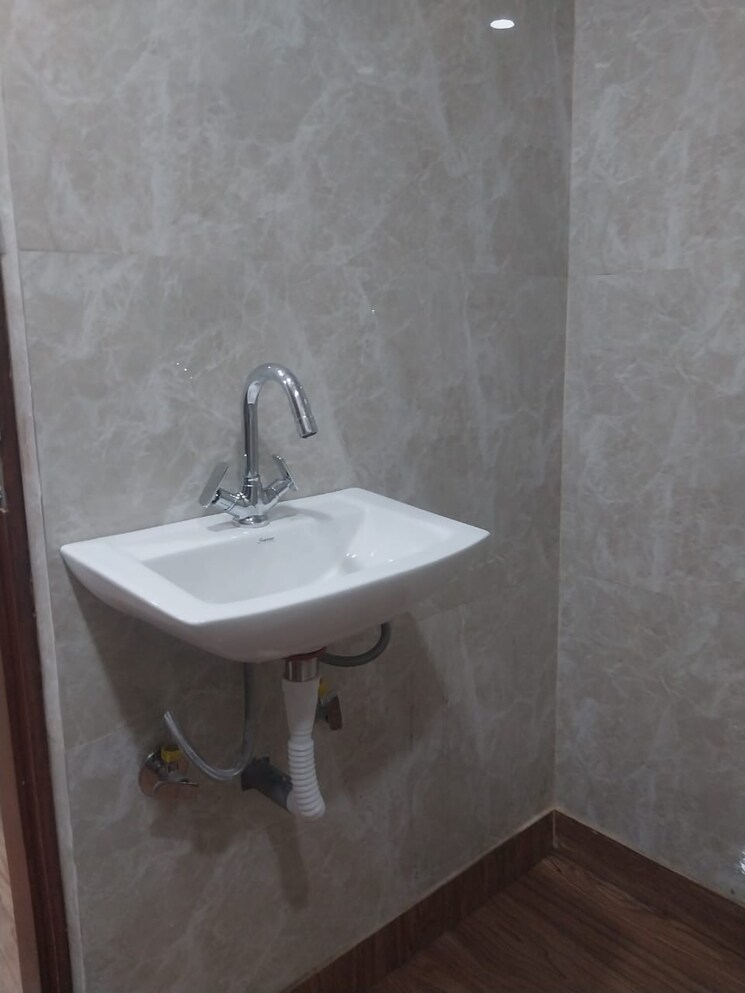 Master Bedroom, adarsh-apartments-cghs-ltd 2 Bedroom 850 Sq.Ft. Apartment In Paschim Vihar Delhi 8965781