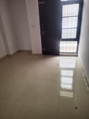 Room in 2 BHK Independent House at Gomti Nagar – for Rent