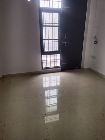 Room in 2 BHK Independent House at Gomti Nagar – for Rent