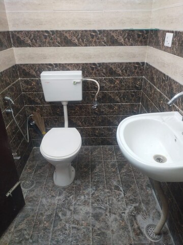 Bathroom in 2 BHK Independent House at Gomti Nagar – for Rent