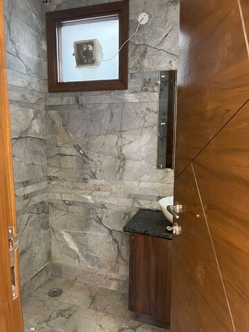 Furnished Amenities in 3 BHK Builder Floor at Jahaz Apartments, Paschim Vihar – for Rent