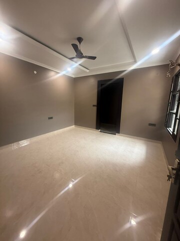 Room in 2 BHK Independent House at Gomti Nagar – for Rent