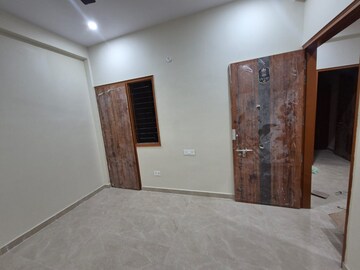 Room in 2 BHK Independent House at Gomti Nagar – for Rent