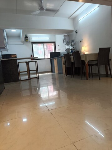 Living Room in 3 BHK Apartment at Vile Parle East – for Rent
