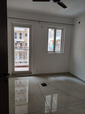 Room in 3 BHK Apartment at Rishita Manhattan, Gomti Nagar – for Rent
