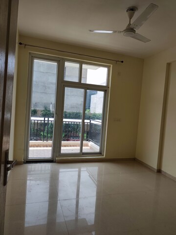 Room in 3 BHK Apartment at Rishita Manhattan, Gomti Nagar – for Rent