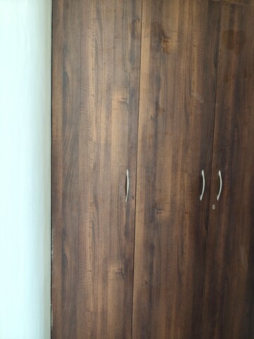 Furnished Amenities in 3 BHK Apartment at Rishita Manhattan, Gomti Nagar – for Rent