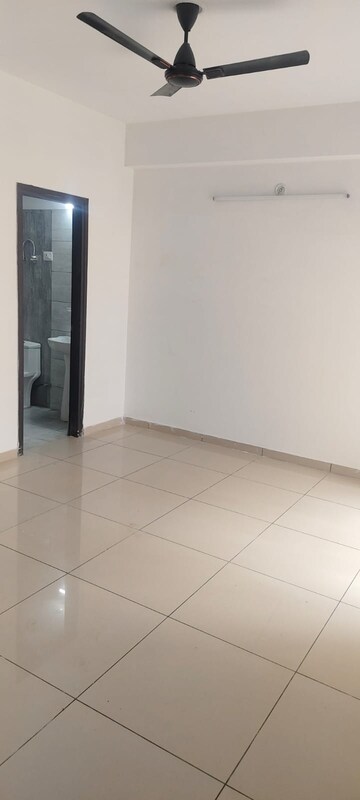 Room in 3 BHK Apartment at Himalaya Homes, Sector 121 – for Rent