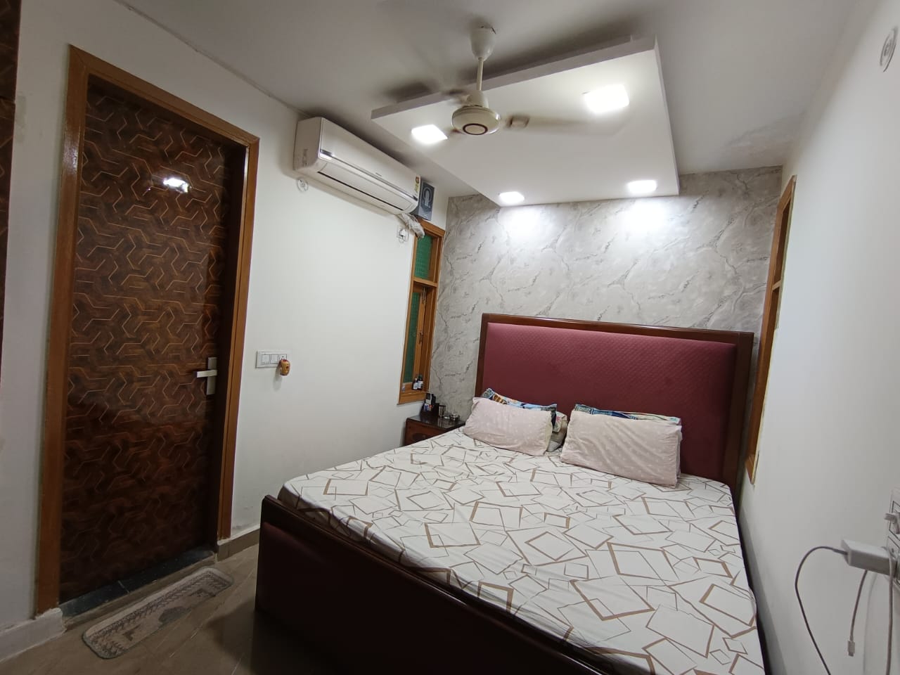 2 BHK + Servant Room Builder Floor For Rent in Govindpuri