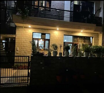4 BHK Builder Floor – Exterior View View at Sector 44 - for Rent