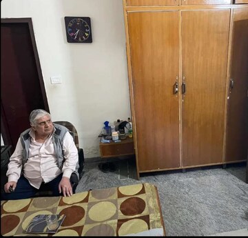 Bedroom in 4 BHK Builder Floor at Sector 44 – for Rent