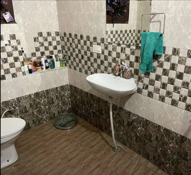 Team Area, sector 44 4 Bedroom 2500 Sq.Ft. Builder Floor In Sector 44 Chandigarh 8965824