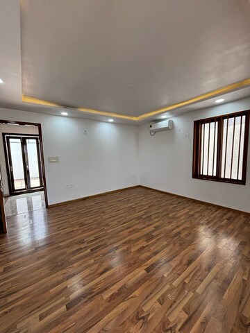 Room in 4 BHK Villa at Sahakara Nagar – for Rent