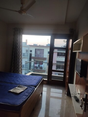 Bedroom in 2 BHK Builder Floor at Sector 37 – for Rent