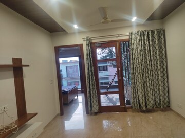 Living Room in 2 BHK Builder Floor at Sector 37 – for Rent