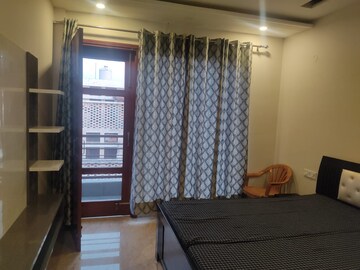 Bedroom in 2 BHK Builder Floor at Sector 37 – for Rent