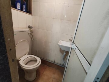Master Bedroom in 1 BHK Apartment at Dindoshi Onkar CHS, Malad East – for Rent