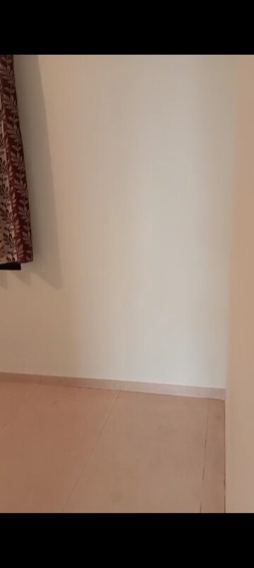 Room in 2.5 BHK Apartment at Neelkanth Palms Phase 2, Thane West – for Rent