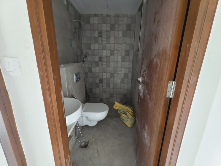 Bathroom, hubtown-seasons 2 Bedroom 754 Sq.Ft. Apartment In Chembur Mumbai 8965870