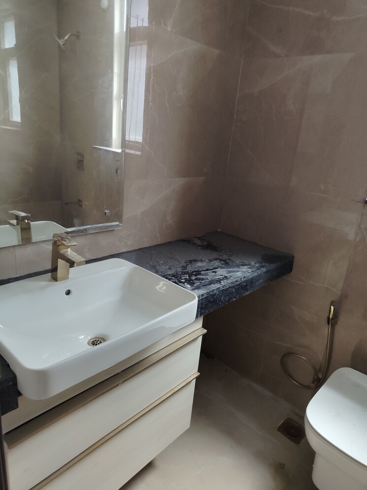 Bathroom, smart-world-orchard 3 Bedroom 1680 Sq.Ft. Apartment In Sector 61 Gurgaon 8965893