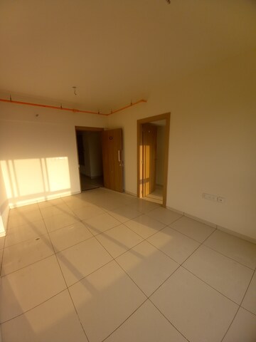 2 BHK Apartment For Rent in Lodha Splendora, Ghodbunder Road