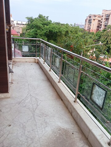Balcony in 2 BHK Independent House at RWA Apartments Sector 61, Sector 61 – for Rent
