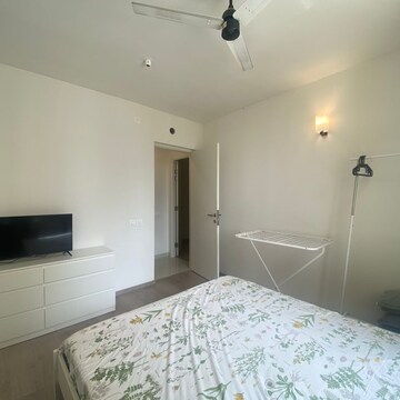 Bedroom in 2 BHK Apartment at Hiranandani Calgary, Sanne Amanikere – for Rent