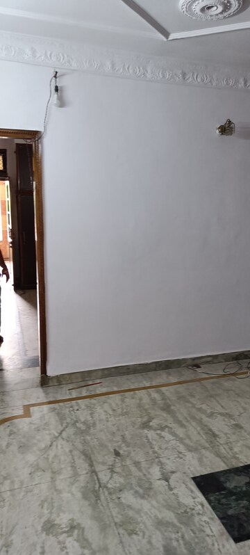 Room in 1 BHK Builder Floor at Rohini Sector 8 – for Rent