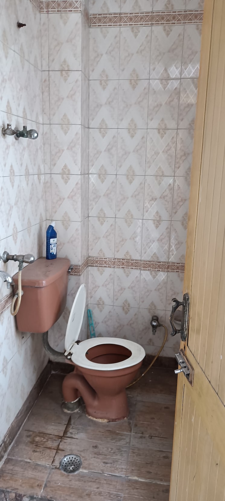 Bathroom, rohini sector 8 1 Bedroom 48 Sq.Mt. Builder Floor In Rohini Sector 8 Delhi 8966009