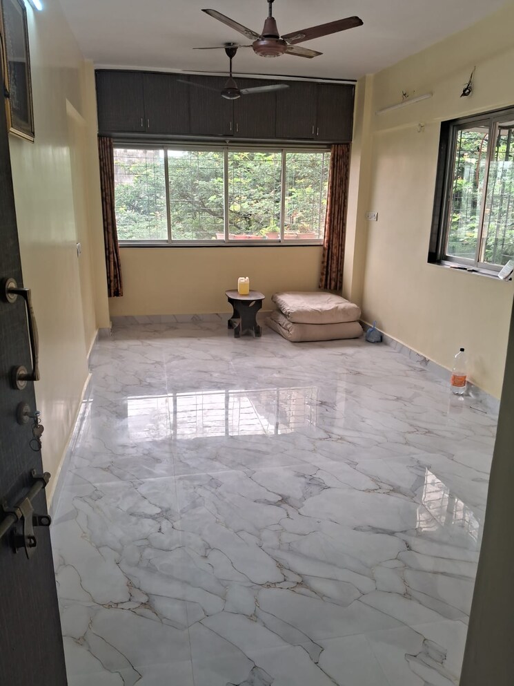 Room, andheri east 1.5 Bedroom 650 Sq.Ft. Apartment In Andheri East Mumbai 8966029