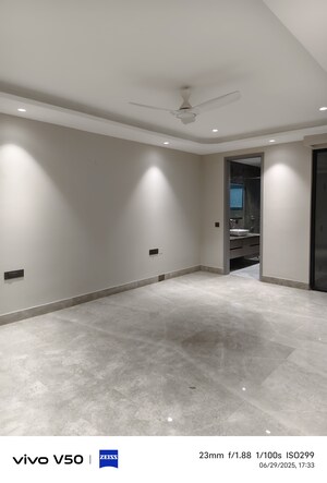 Room in 4 BHK Builder Floor at Hauz Khas – for Sale