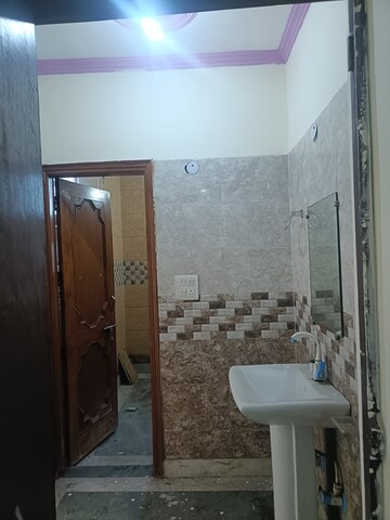 Bathroom in 2.5 BHK Apartment at RWA Apartments Sector 116, Sector 116 – for Rent