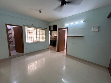 Room in 2 BHK Apartment at Mahaveer Orchids, Hosa Road – for Rent