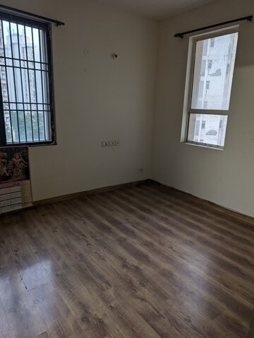 Room in 2 BHK Apartment at Jaypee Green Wish town Klassic, Sector 134 – for Rent