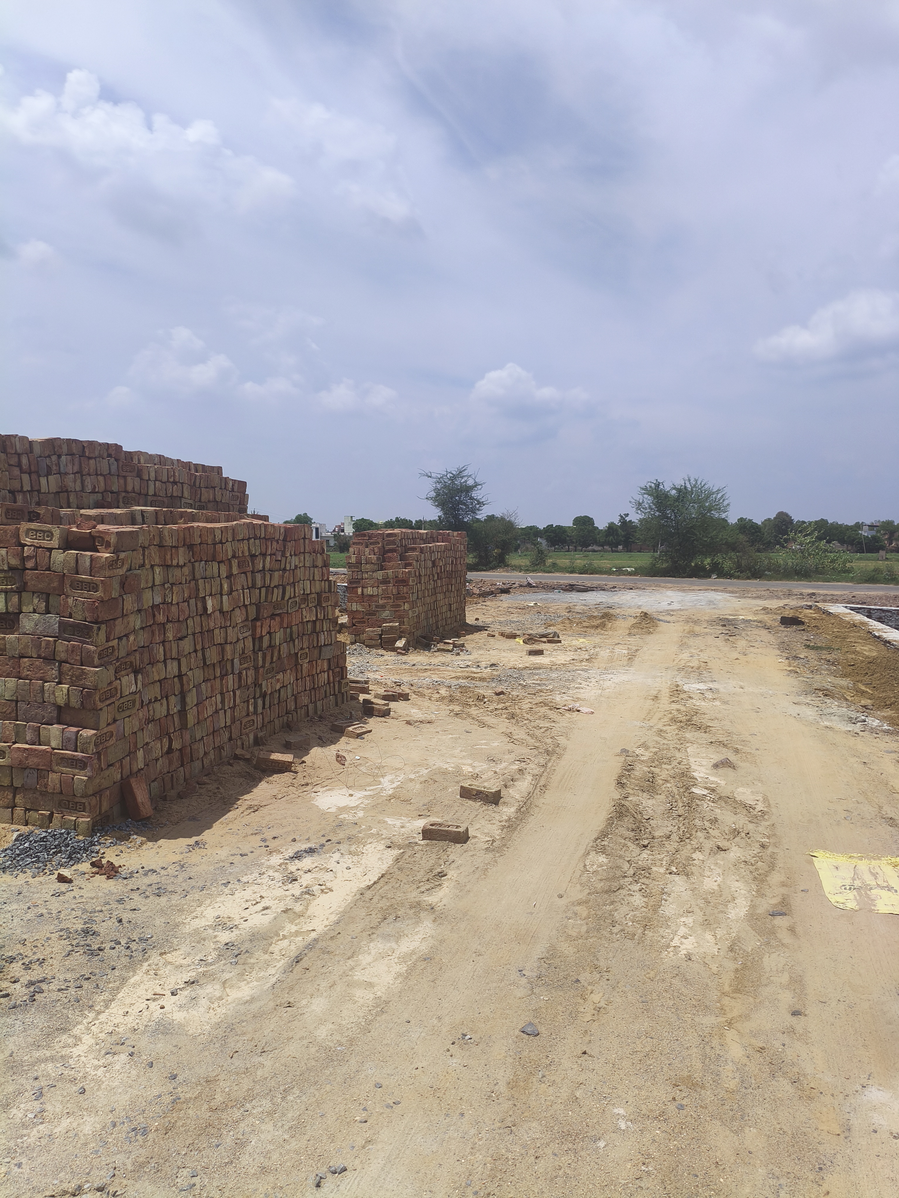 Plot For Sale in Avenue Homes 