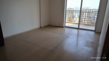 Room in 3 BHK Apartment at DLF New Town Heights II, Sector 86 – for Rent
