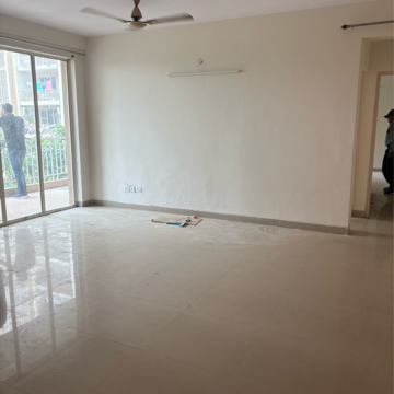Room in 2 BHK Apartment at Puri Pratham, Sector 84 – for Rent