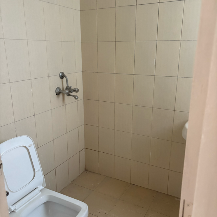 Bathroom, puri-pratham 2 Bedroom 808 Sq.Ft. Apartment In Sector 84 Faridabad 8966132