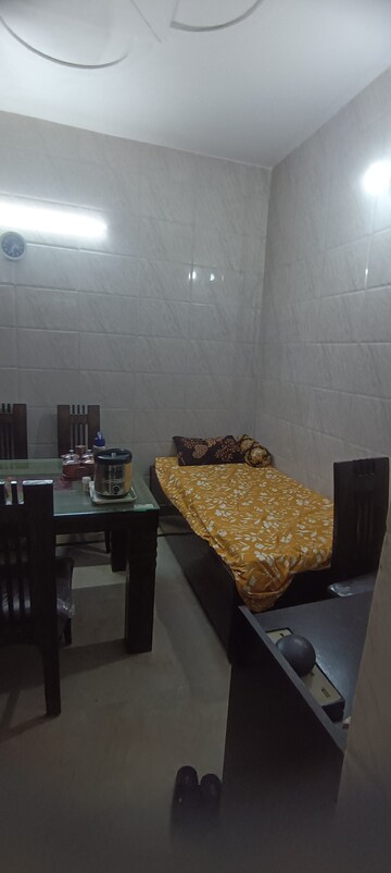 Room in 1 BHK Builder Floor at Ashok Nagar – for Rent
