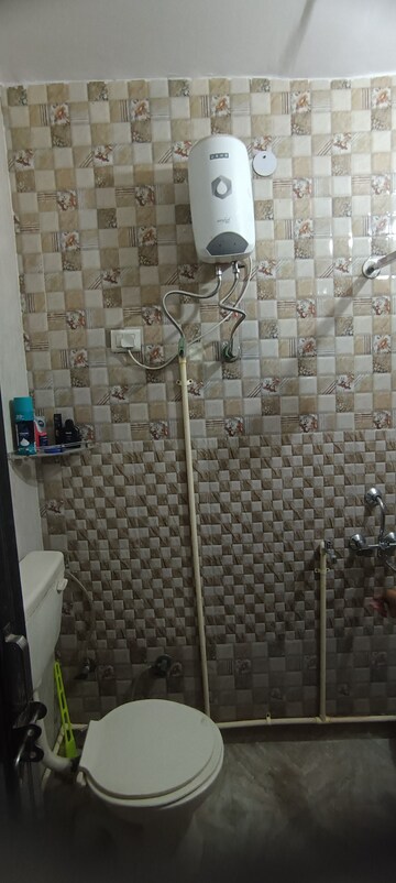 Bathroom in 1 BHK Builder Floor at Ashok Nagar – for Rent