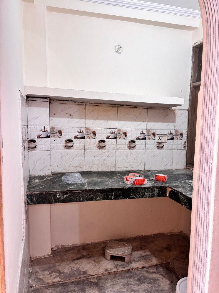 undefined, new ashok nagar 1.5 Bedroom 400 Sq.Ft. Builder Floor In New Ashok Nagar Delhi 8966175